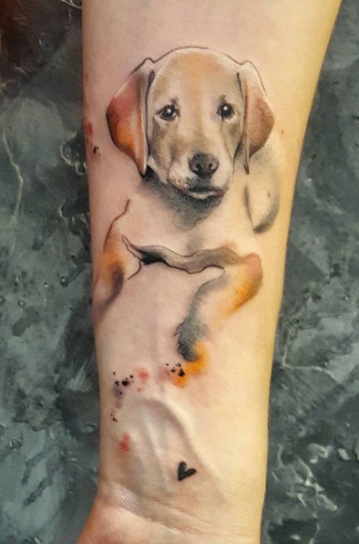 tatuagens femininas de cachorros