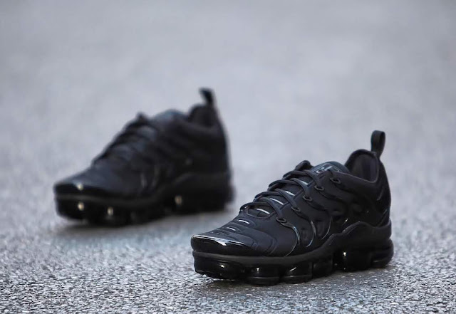 Nike Vapormax PLUS “Triple Black” Restock! 