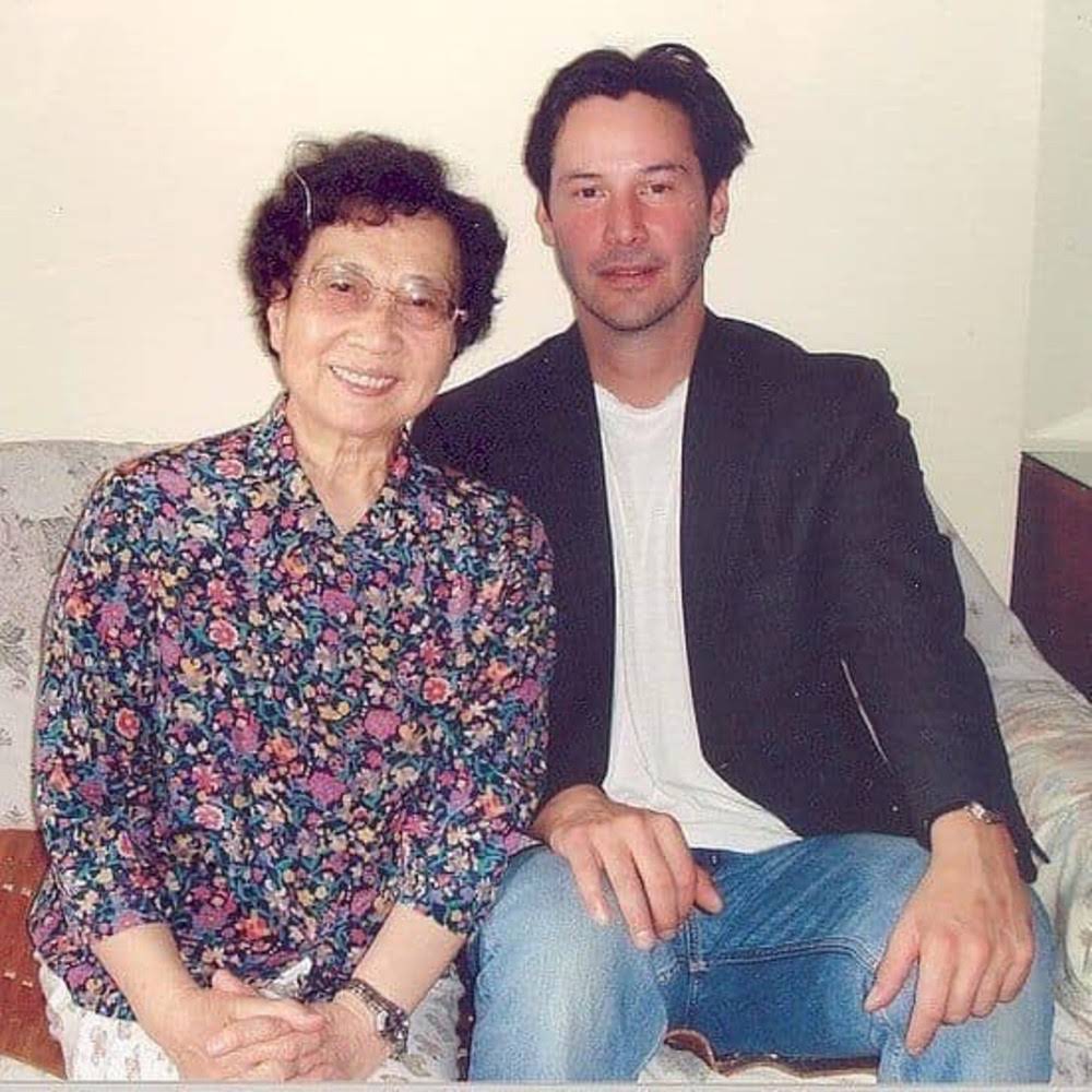 Keanu Reeves And His Grandmother キアヌ リーブスが自分のルーツはアジアにありと考え 東洋の文化に親しむ理由になった大好きなおばあちゃん B Side Of Cia