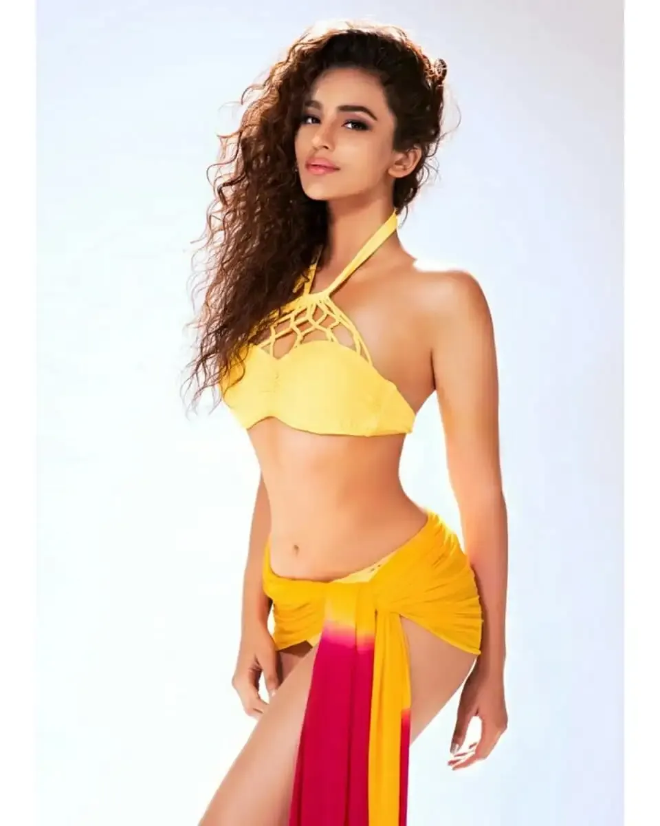 Seerat Kapoor yellow bikini sexy body bollywood actress