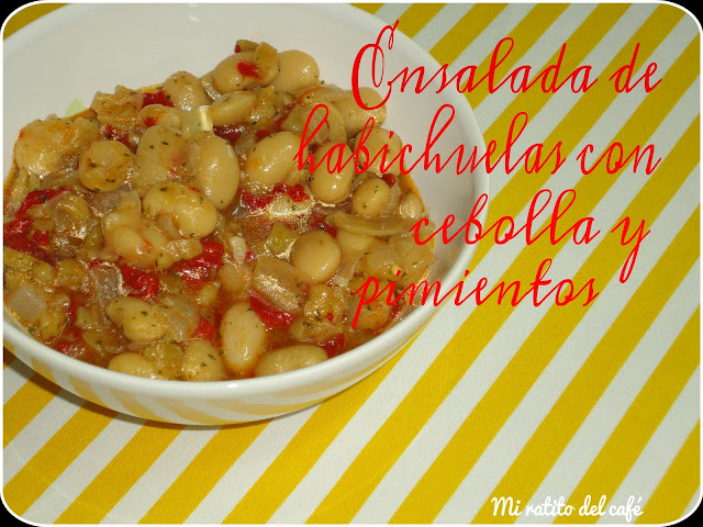 Ensalada de habichuelas con cebollas y pimientos