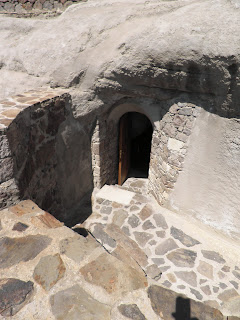 Milos catacombs 
