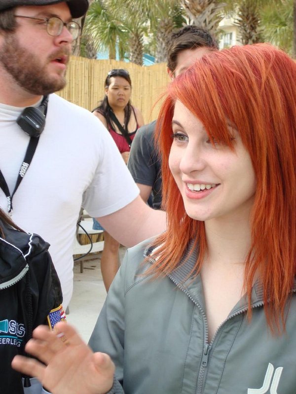 orange hair hayley williams. hayley williams hairstyle with
