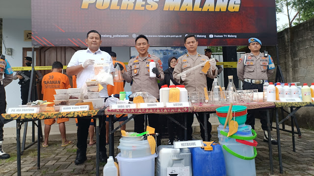 Polres Malang Bongkar Pabrik Narkoba Rumahan yang Dikendalikan Napi dari Lapas