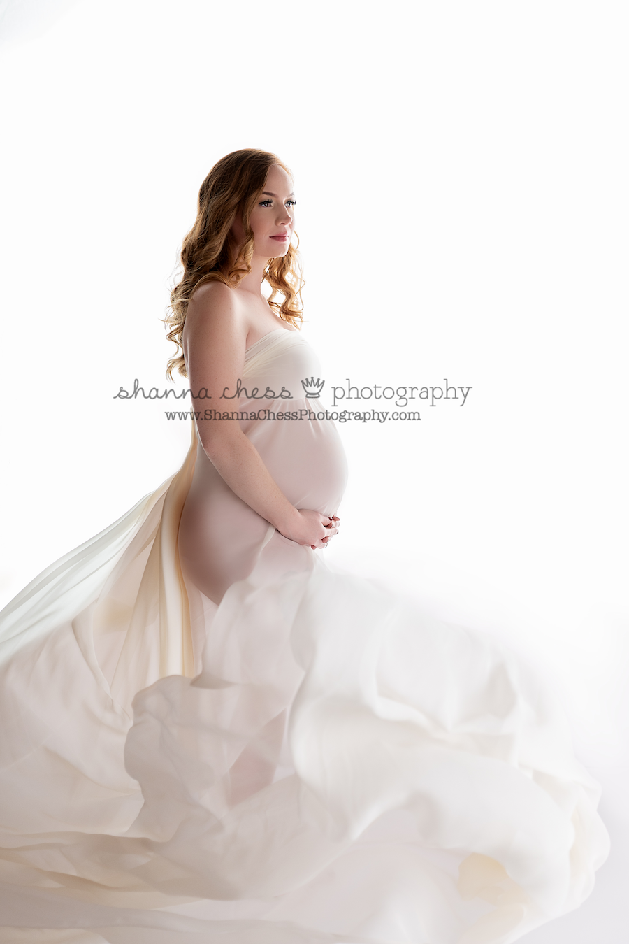 Eugene, Oregon studio maternity photographer