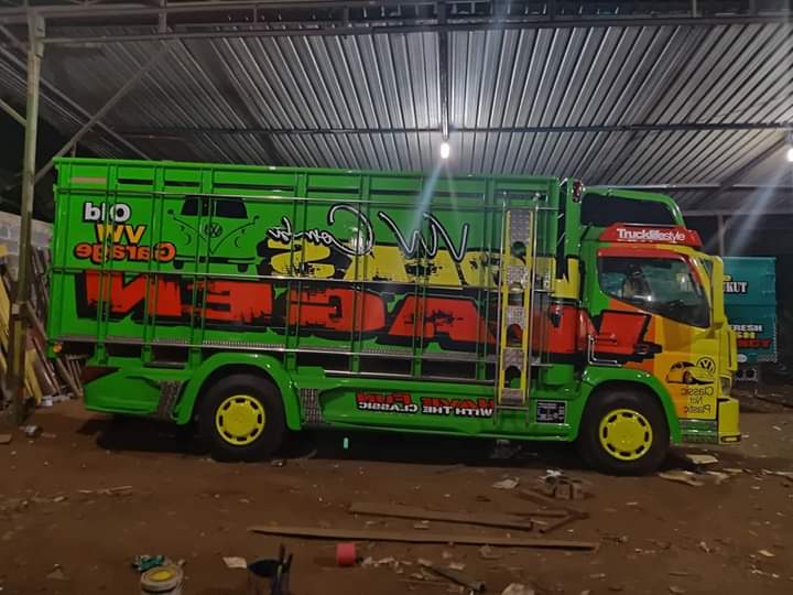  Truck  Canter Mbois Cakep Modifikasi  di Karoseri Bak Truk 