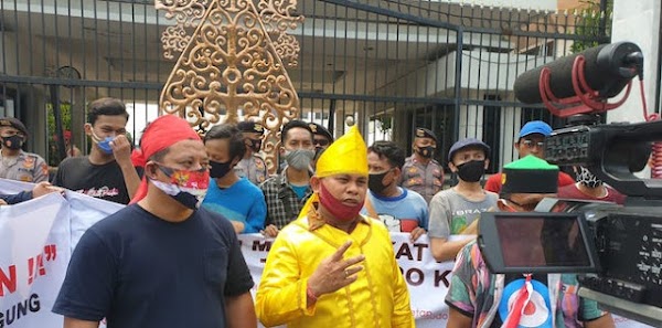 Geruduk Kemendagri, Warga Talaud Desak Tito Berhentikan Bupati Elly Lasut 