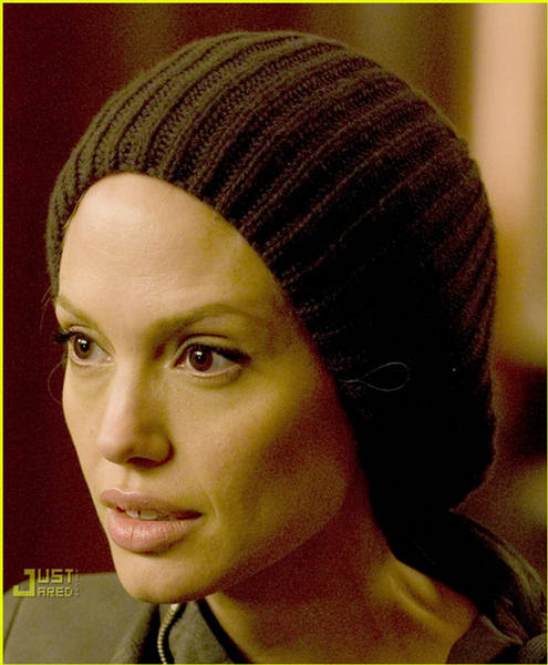 angelina jolie salt hot. Angelina Jolie Salt Blonde