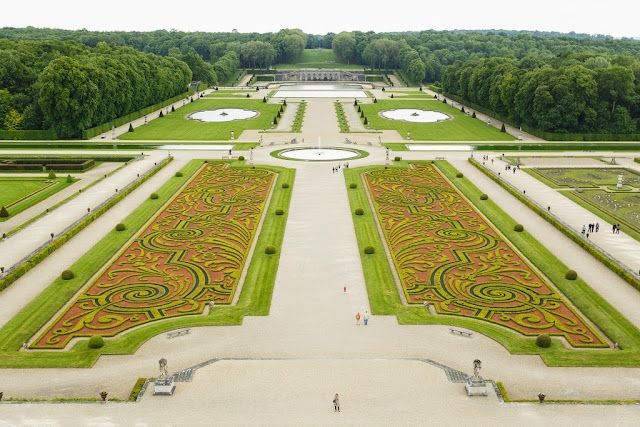 Château en Vaux-le-Vicomte de Nicolás Fouquet | Luis Le Vau + Charles Le Brun + André Le Nôtre