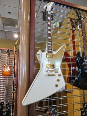 GibsonGuitarFactory%252526Showroom-4-2014-10-29-13-40.jpg