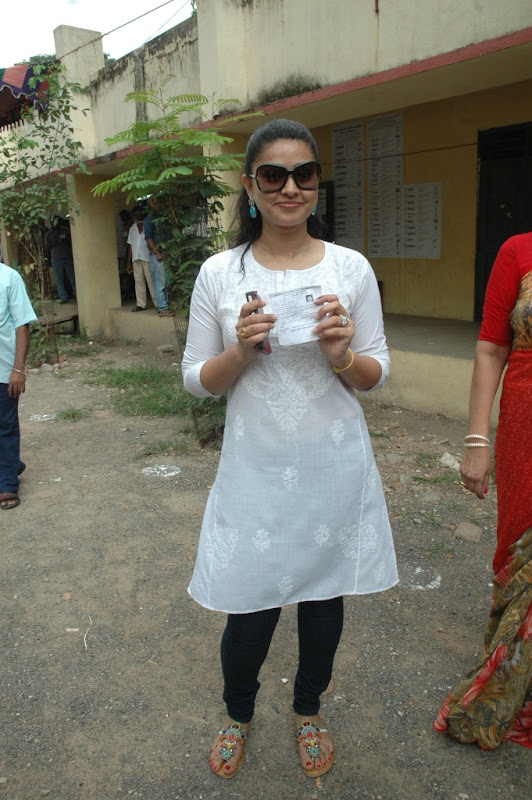 Actress Sneha Celebrities Cast Their Votes Stills wallpapers