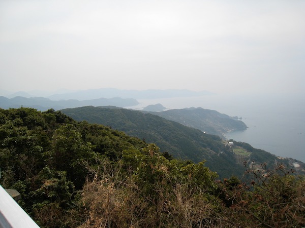 霞む東シナ海