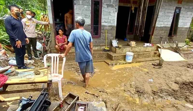 Siswa SMA dari Desa Penyaringan Diduga Hilang Saat Banjir
