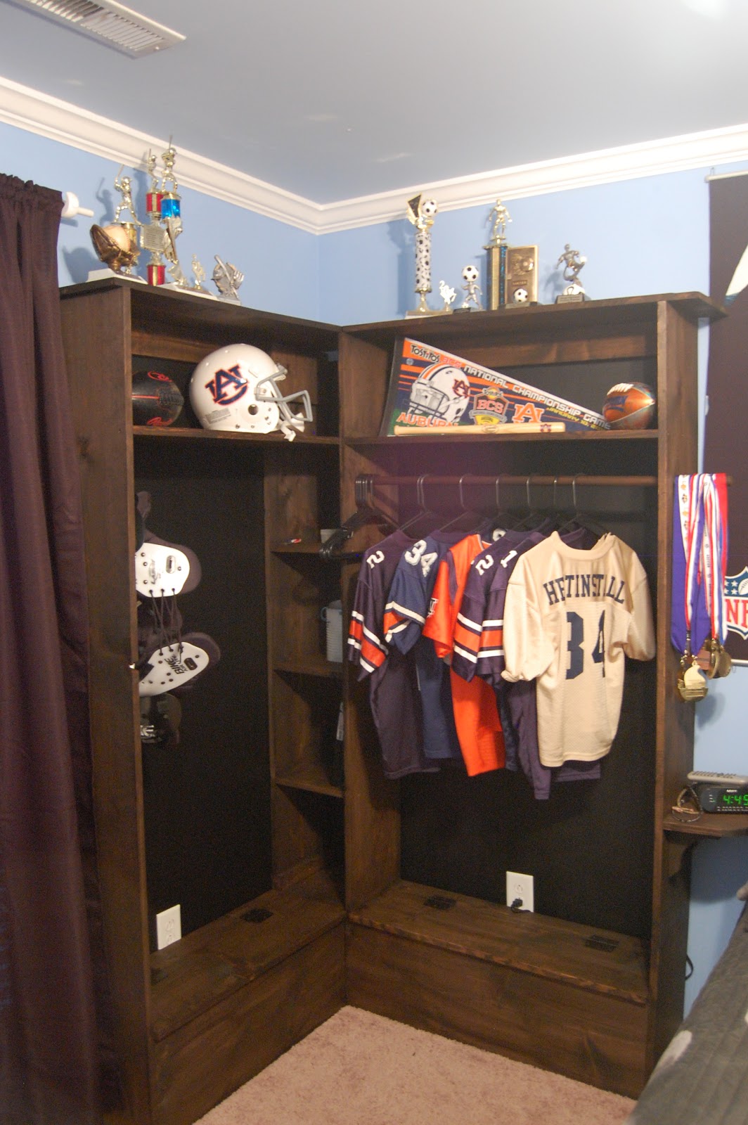 football+lockers+for+bedroom.JPG