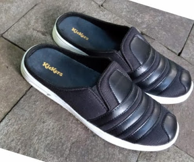 Sepatu sandal pria kickers