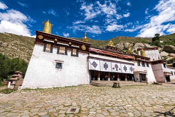 อารามเซรา (Sera Monastery: སེ་ར་དགོན་པ)