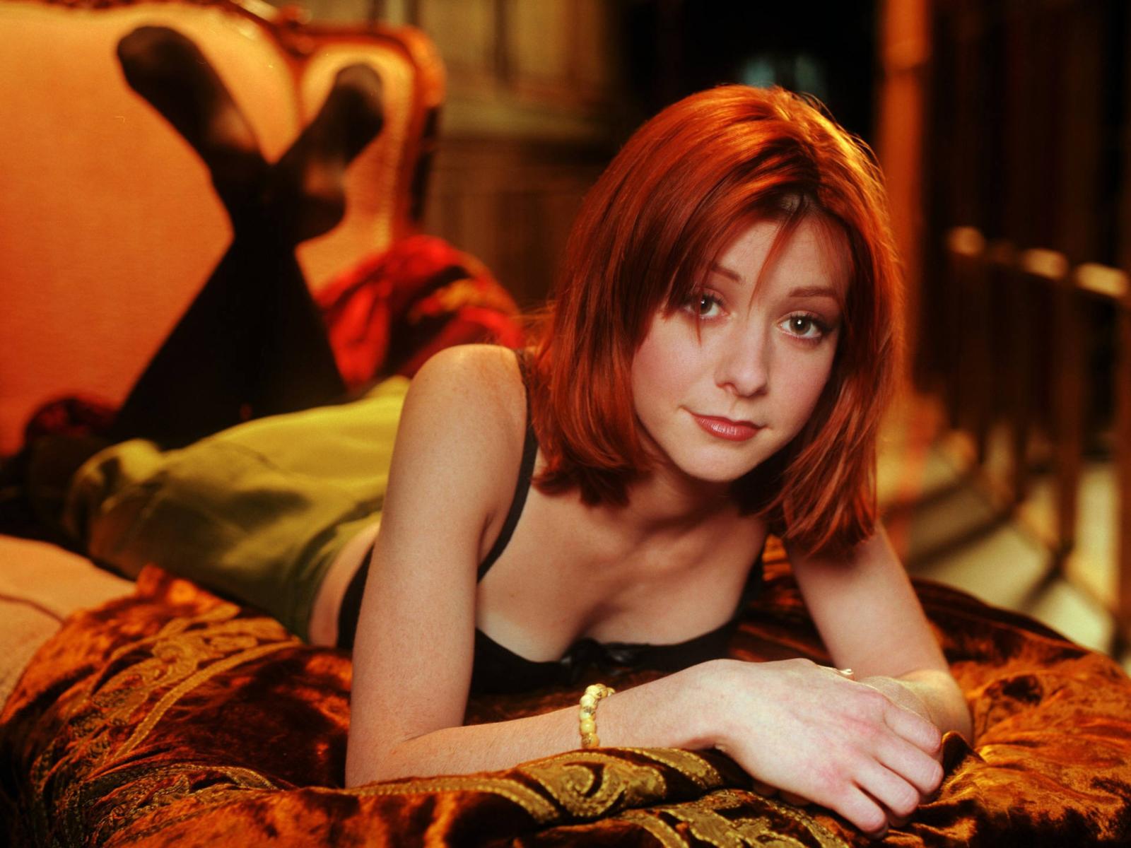 Alyson Hannigan wallpaper