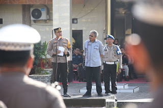 Persiapan Pengamanan Nataru, Kapolres Bulukumba Bersama Sekda Pimpin Apel Gelar Pasukan Operasi Lilin