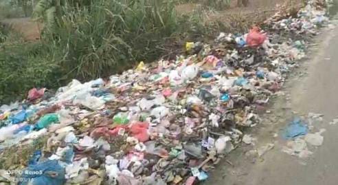 Sampah Di Desa Dagang Karawang, Bisa Menyebabkan Wabah Penyakit