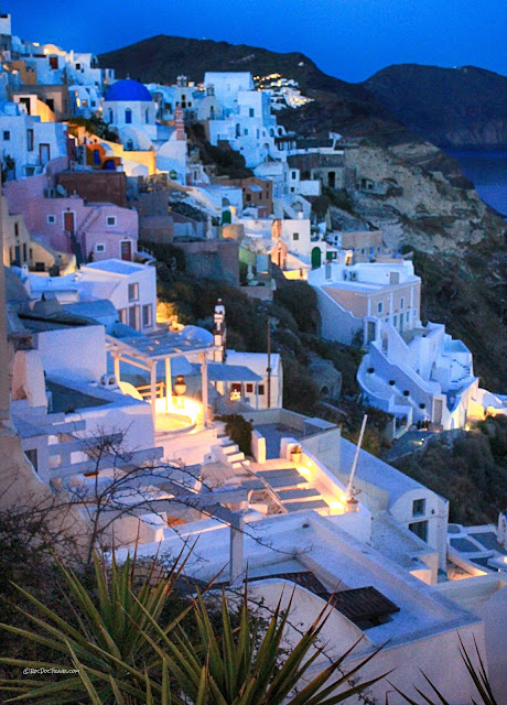 Santorini Greece island volcano caldera Minoan eruption geology travel copyright rocdoctravel.com