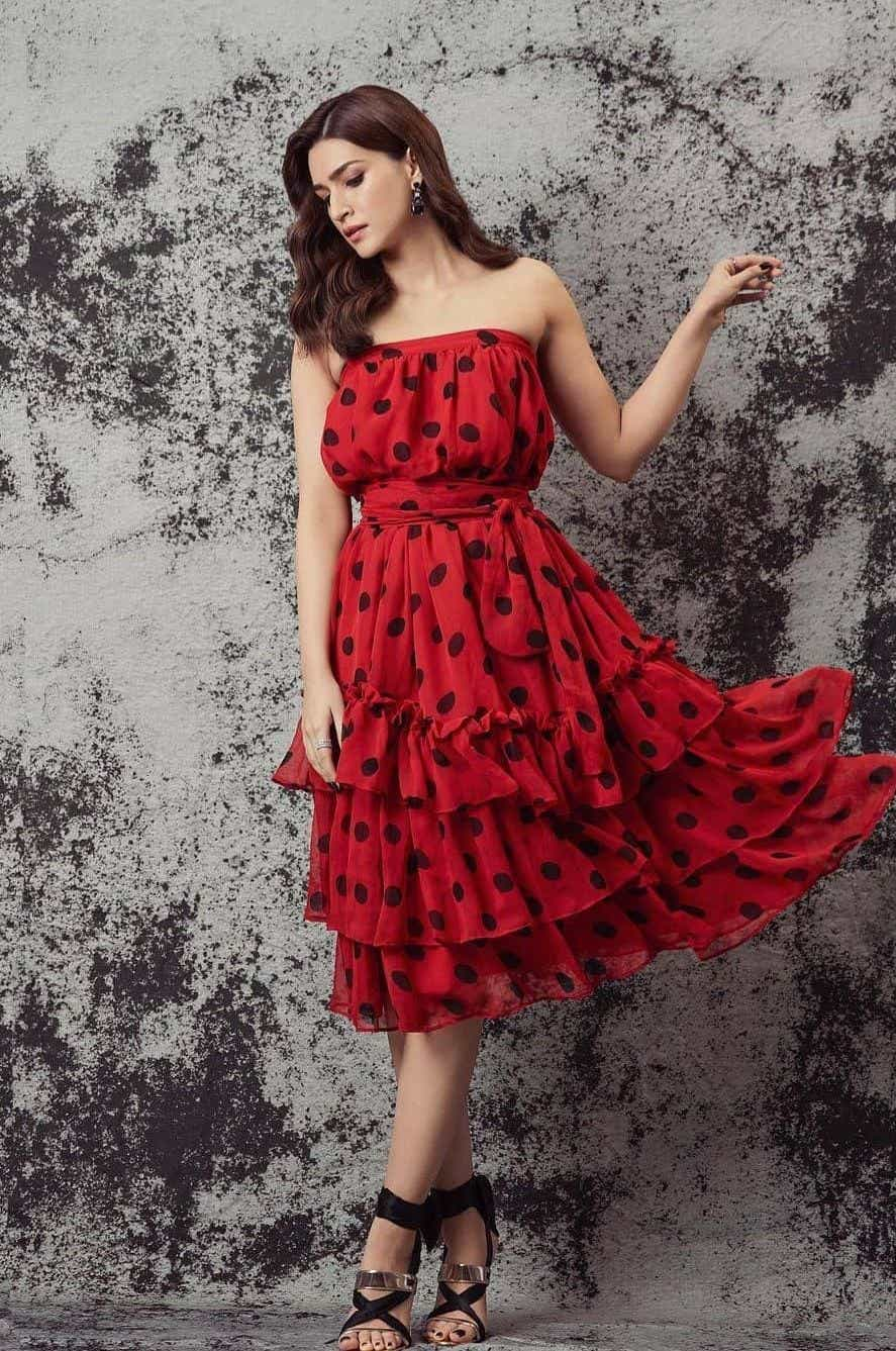 Kriti-Senon-beautiful-images-in-red-of-shoulder-dress