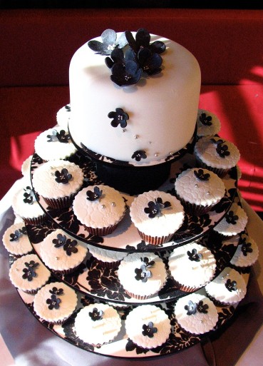 amazing cupcake wedding cake