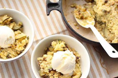 crumble sucré aux courgettes du jardin