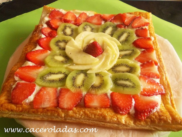 Tarta de hojaldre con frutas