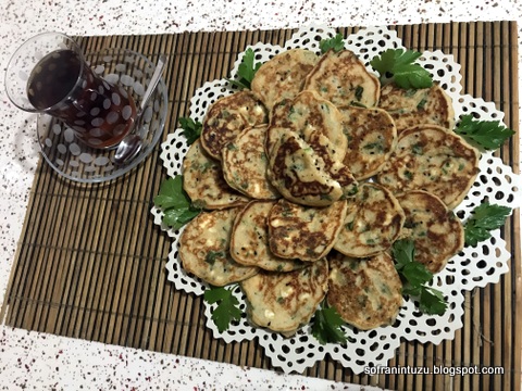 Kahvaltı Sofralarına Eğlence Katan Börek Kıvamında - Kaşık Dökmesi