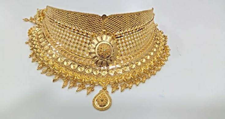 Latest Gold Choker Necklace Designs,gold choker designs, light weight gold choker, wedding choker designs, gold necklace,