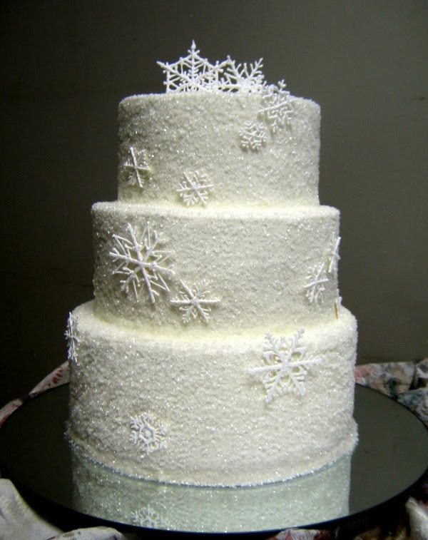 Here 39s another wedding cake decorated with the Sugar Snowflakes