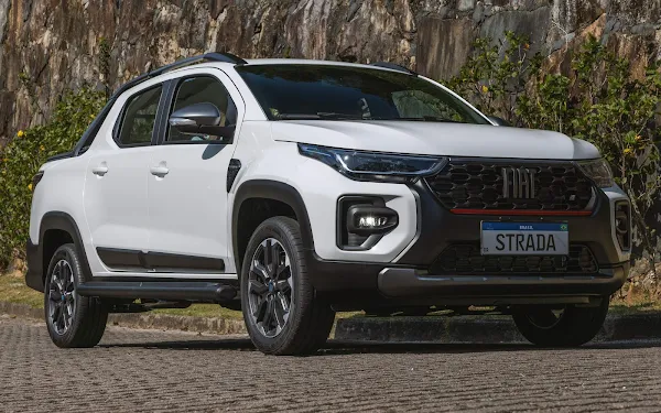 Fiat_Strada_2024