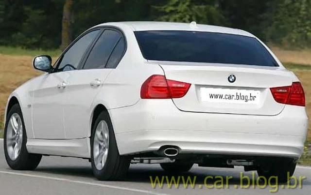  BMW 318i Sport - traseira