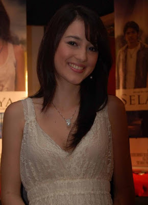 Biodata Profil Dan Foto Julie Estelle Lengkap