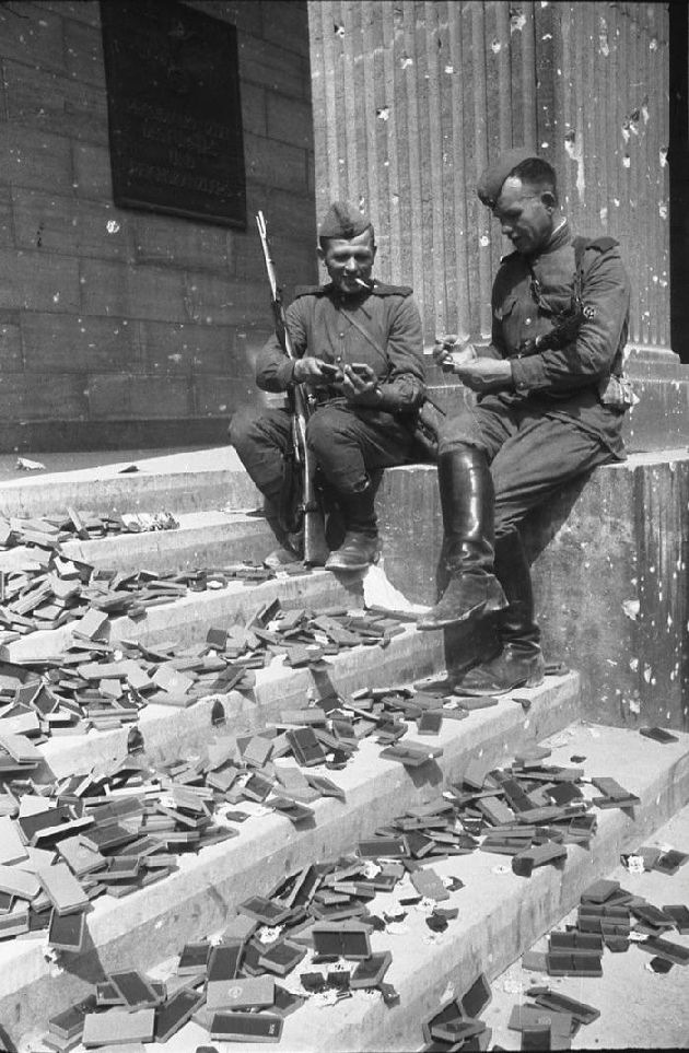 B W pictures of Red Army in World War II vintage everyday