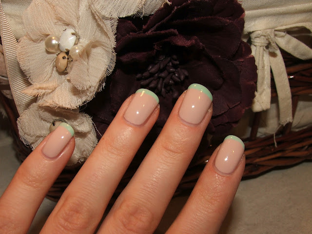 Essie Topless & Barefoot, Revlon Mint