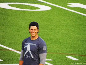 Tom Brady en un Partido Benéfico en el Estadio de Harvard