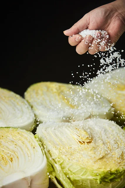 Salting-the-napa-cabbage-Photo-Credit-Korea-Tourism-Organization-Alex-Bundo