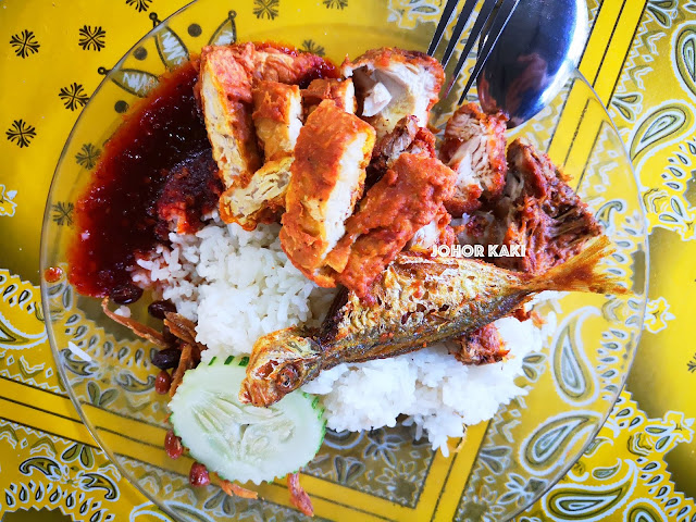 Best Johor Bahru Nasi Lemak List. Mughni Saujana Cafe. Warung Sebelah Rumah Menteri Besar