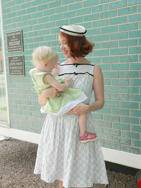 1950s vintage mama style Just Peachy, Darling