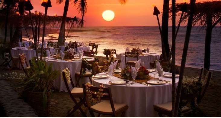 This is decor set up in a Hawaii resort Beautiful is the word for it 