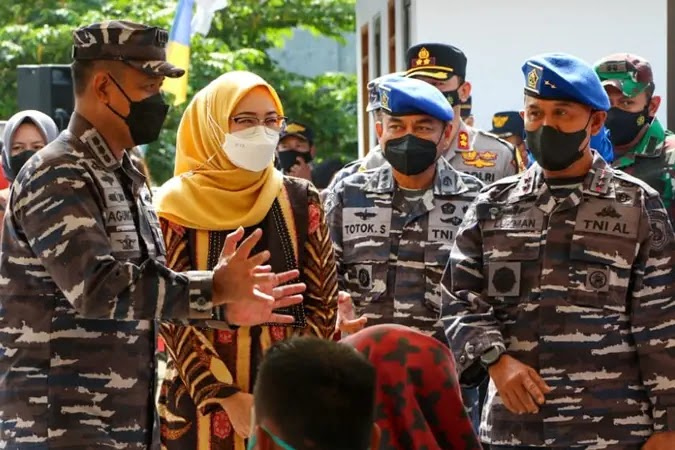 Puspomal Gelar Vaksinasi dan Sebar Bantuan Sembako di Purwakarta