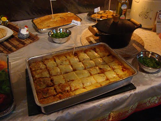 Lasanha, torta e bolinhos