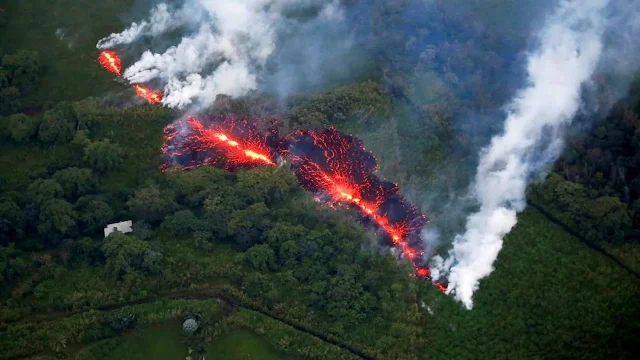 1,000-foot-long Fissure Opens on Hawaii’s Kilauea Volcano Amid Fears of an Explosive Eruption