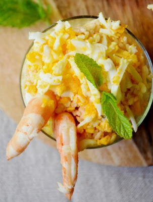 COLD RICE SALAD WITH SHRIMP