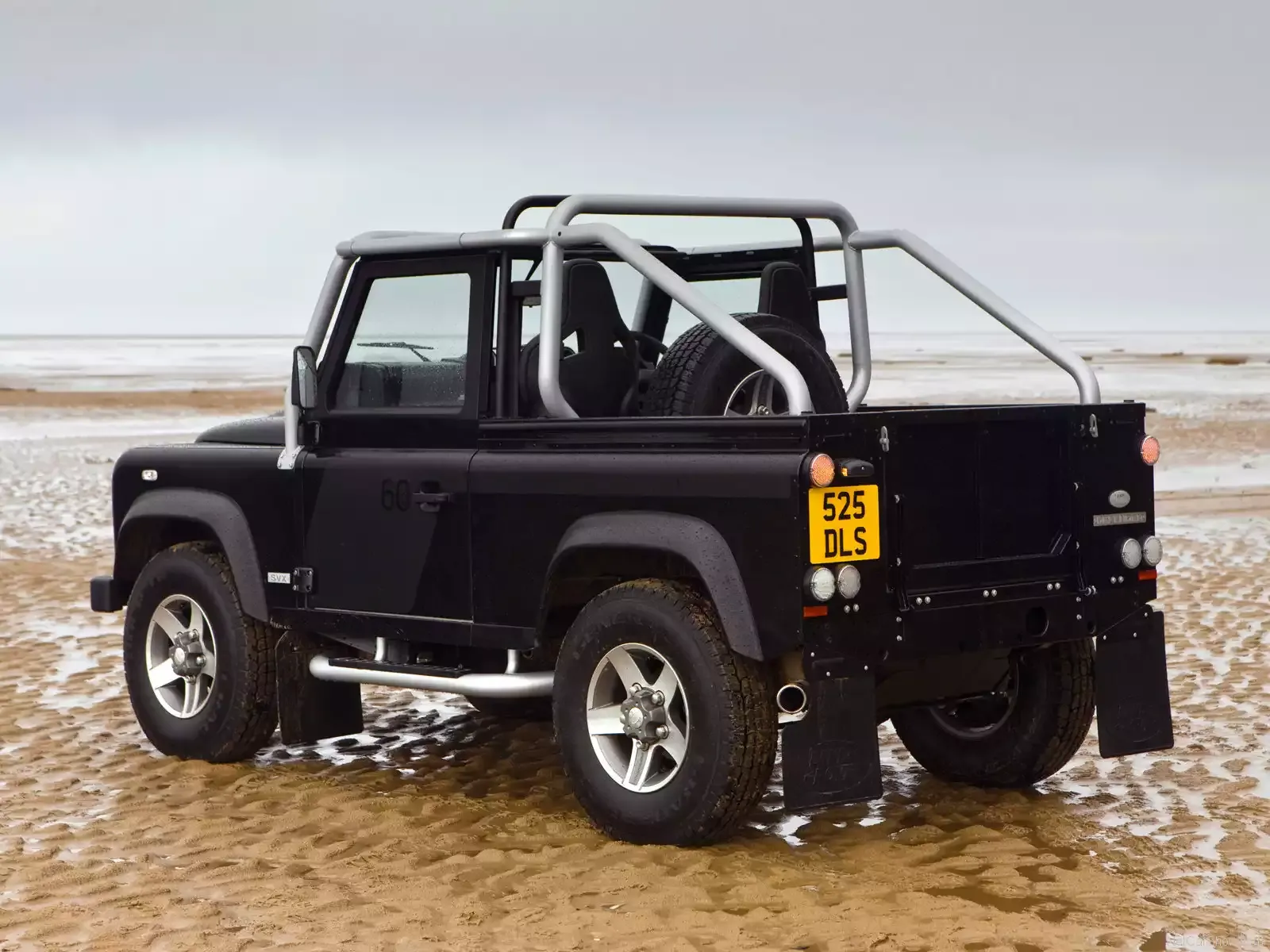 Hình ảnh xe ô tô Land Rover Defender SVX 2008 & nội ngoại thất