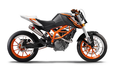 2011 KTM 125 Duke Official Pictures