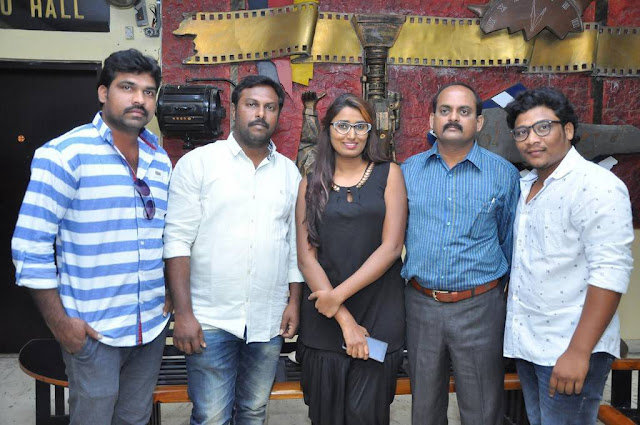 Swathi Naidu-Vekkirintha Movie Press Meet Stills