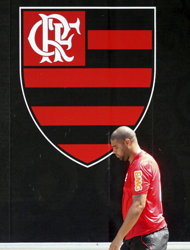 Adriano não é mais jogador do Flamengo 