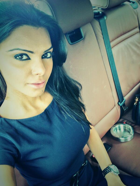 Sherlyn-Chopra-Selfie-Picture